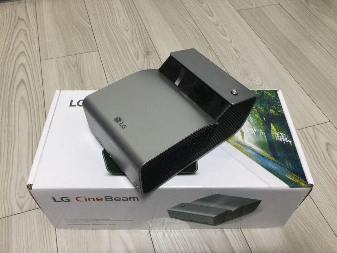 LG LED Projector PH450UG Ultra Short Focal Integrated Rechargeable w/ Box Japan