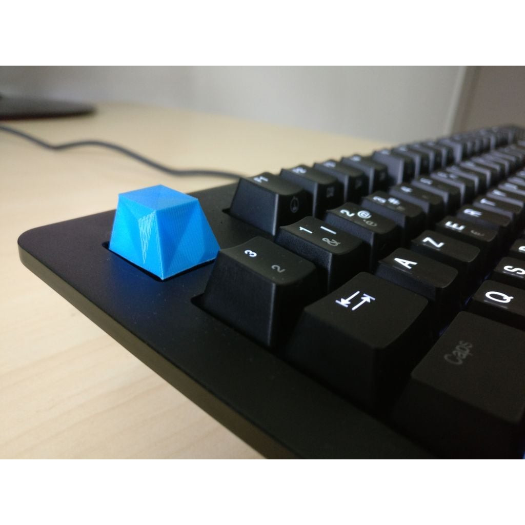 Low-poly Cherry MX keycap 3D-Printed