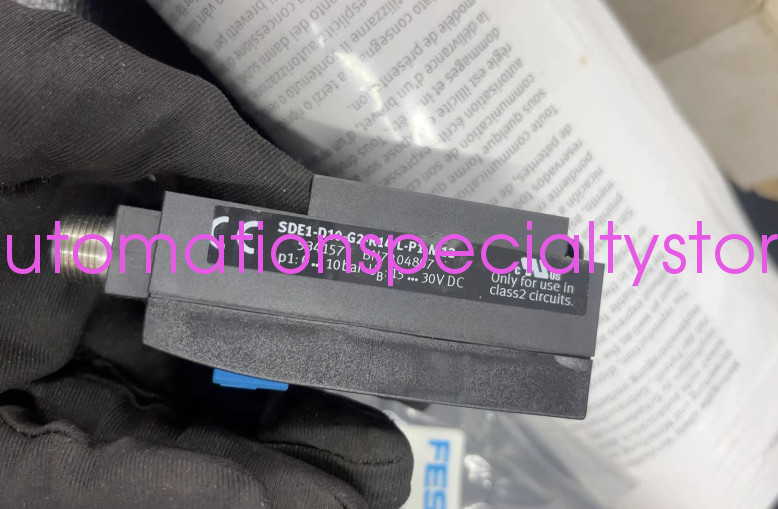 1PCS NEW FESTO SDE1-D10-G2-R14-L-P1-M12 Pressure sensor Via DHL or Fedex