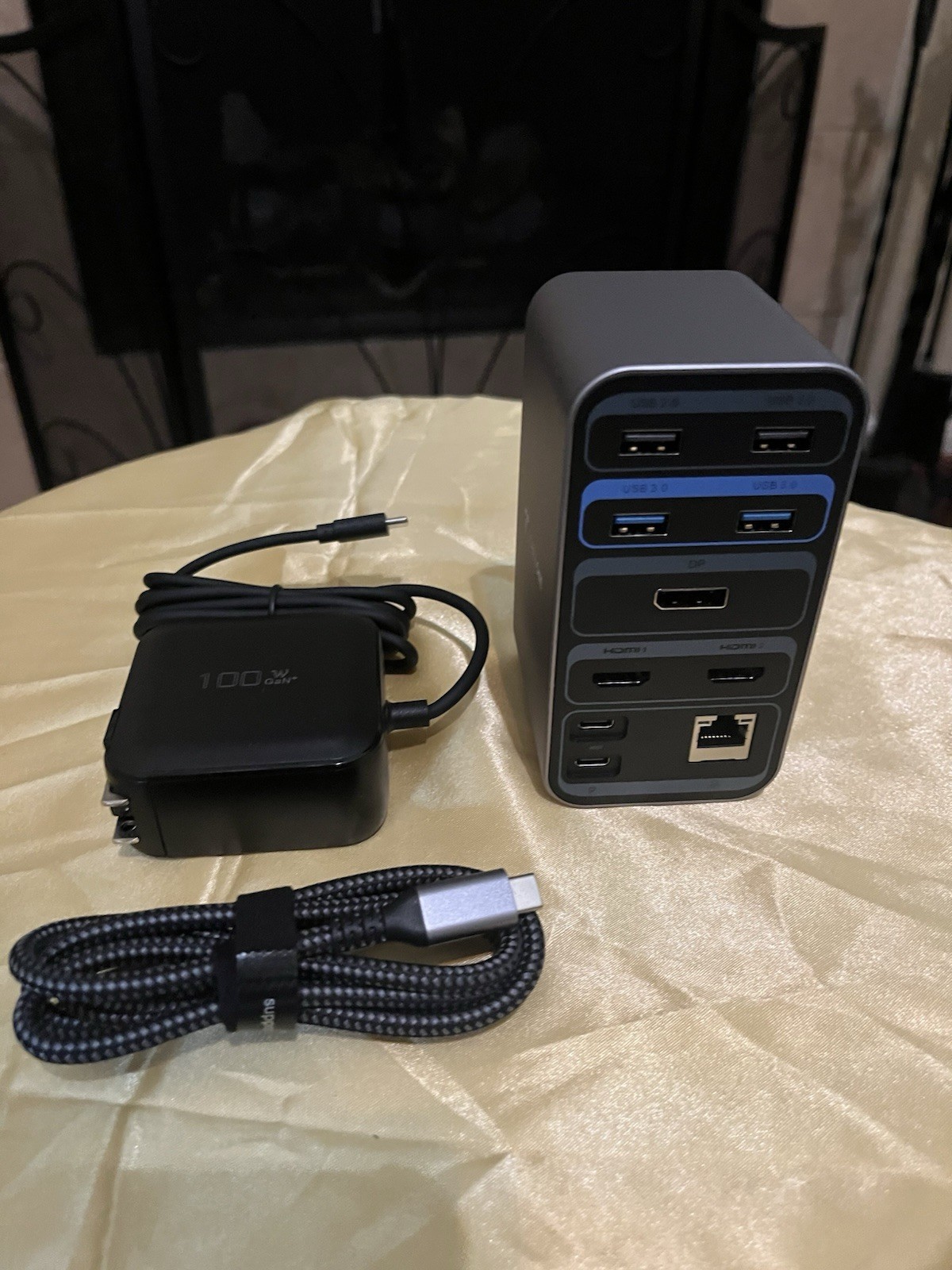 TobenONE Docking Station 3 Monitors with Power Supply 100W - UDS018