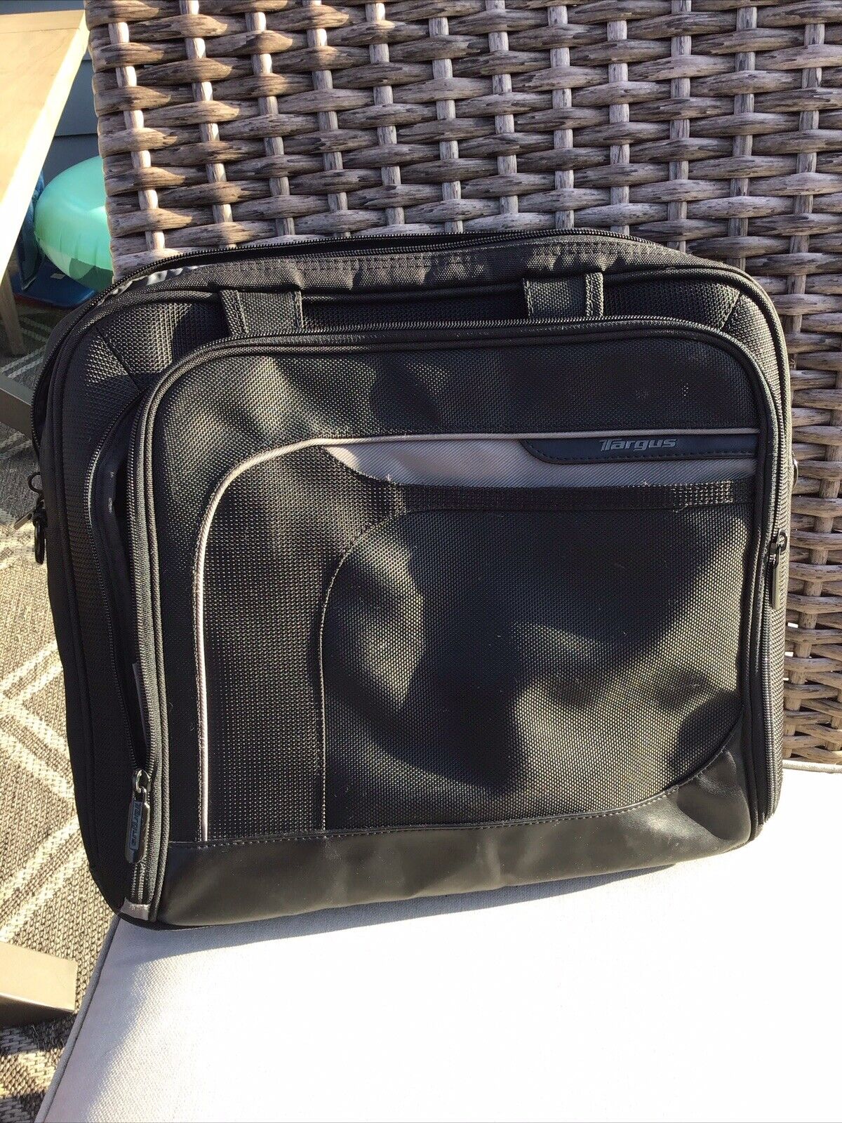 Targus Laptop Bag/briefcase Black Multiple Section Dividers Shoulder Strap