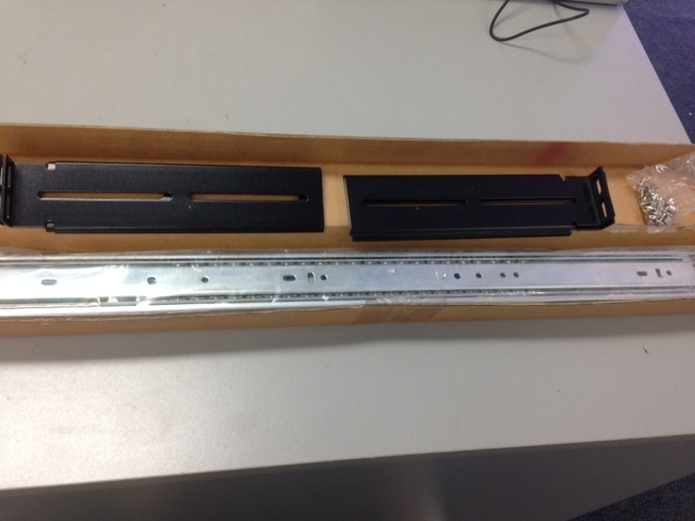 Quality 24" Rack Mount Rackmount Chassis Trak/ Rail with Black L-Brackets, New