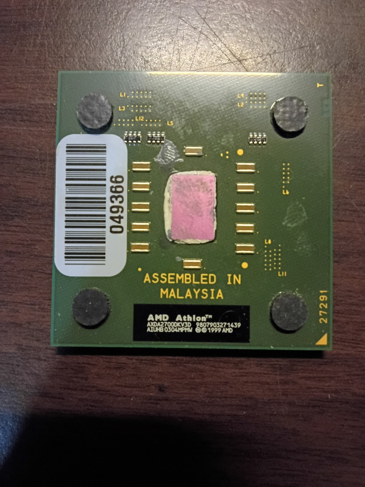 AMD Athlon XP 2700+ CPU AXDA2700DKV3D Socket A 462 2.167GHz 333MHz FSB AIUHB