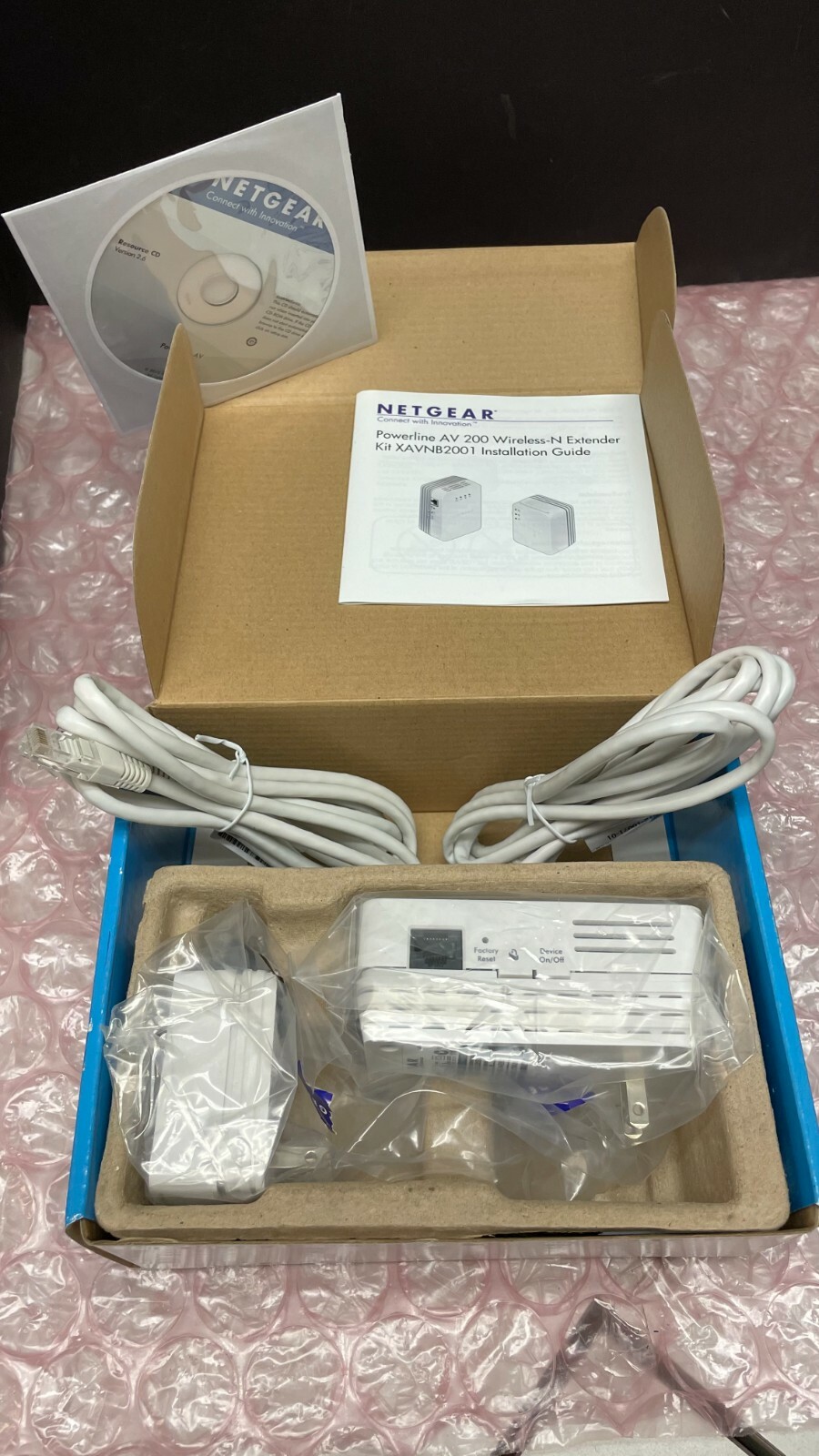 NETGEAR XAVNB2001  Powerline AV 200 WIRELESS-N Extender KIT
