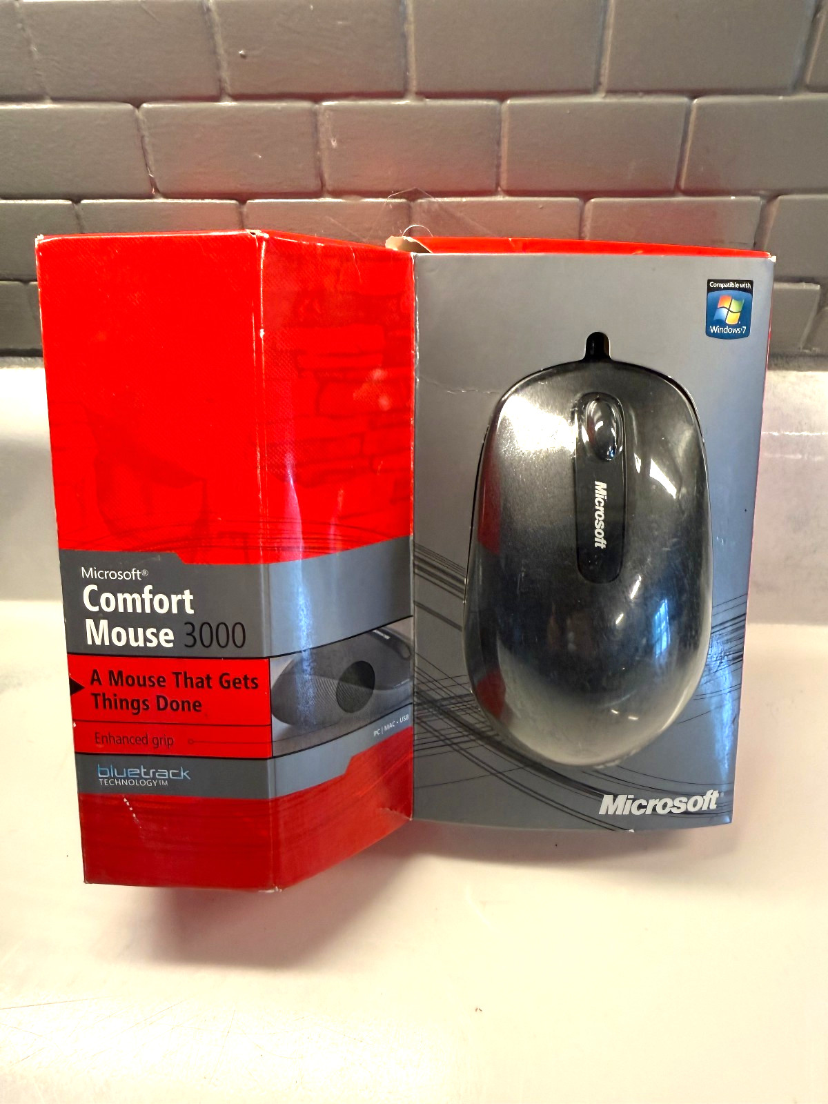 NEW Microsoft Comfort 3000 Wired Mouse Black Wired USB Mac/PC (Model No. 1479)