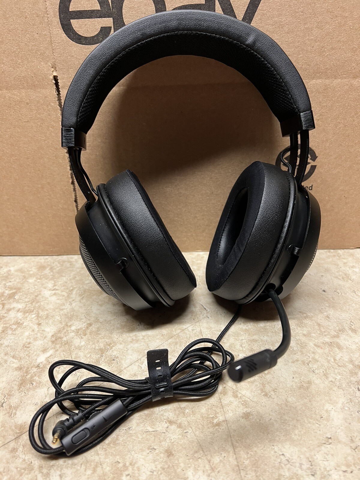 Razer Kraken Wired 7.1 Surround Sound Gaming Headset for PC, PS4, PS5, Switch...