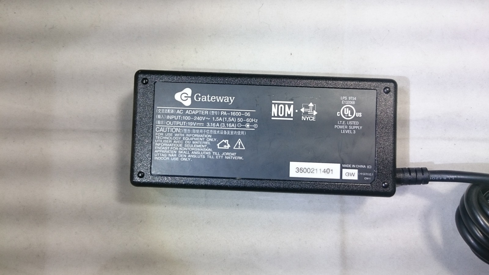 OEM Genuine AC Power Adapter By GATEWAY Model PA-1600-06 ~ 100-240V / 19V 3.16A
