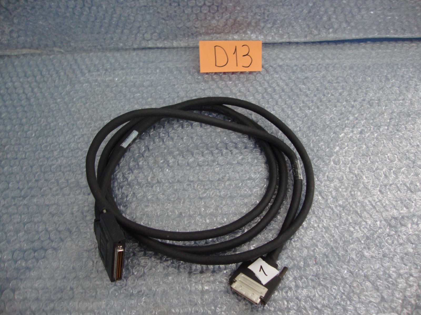 HP C2362B REV F 416704-001  HD SCSI Cable