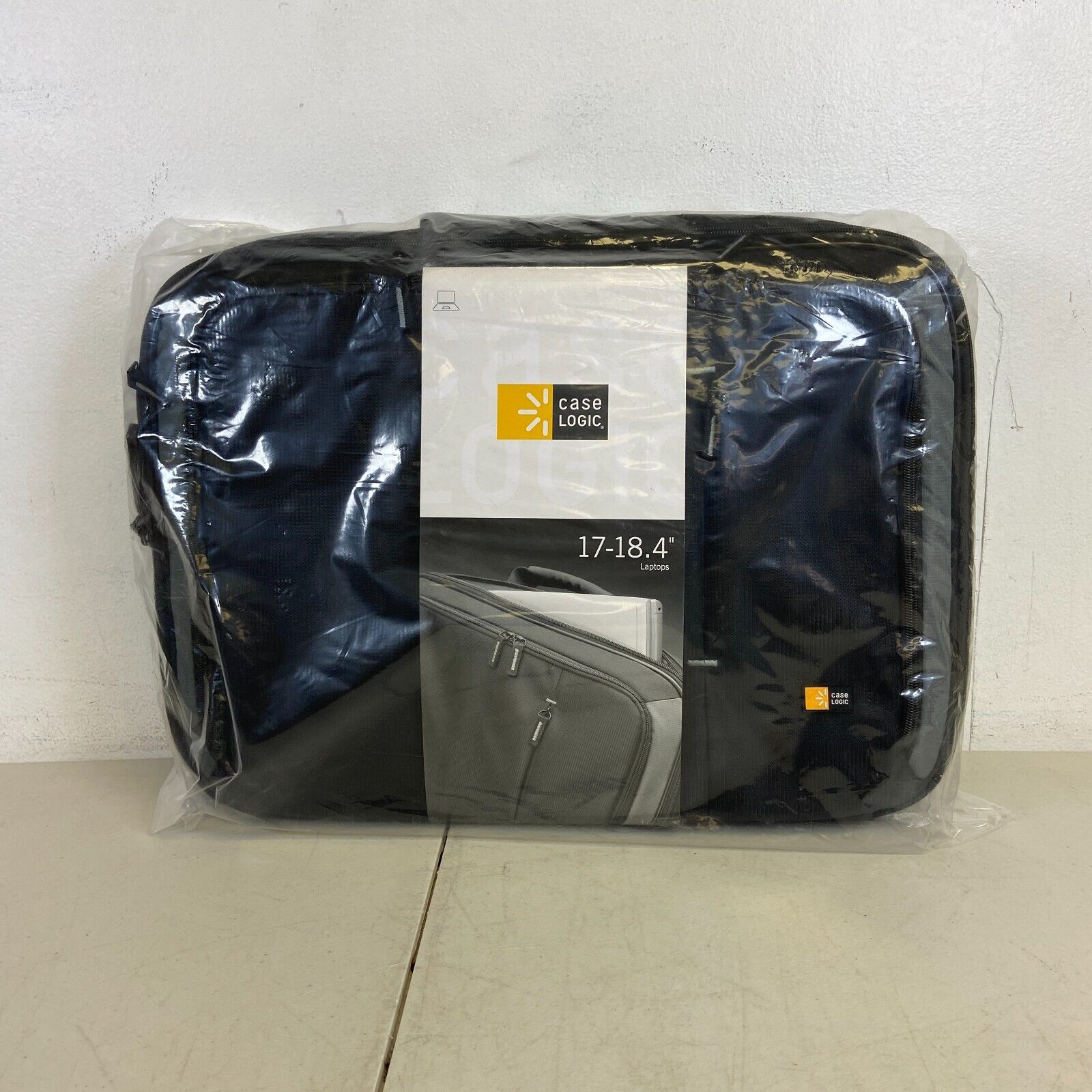 Case Logic VNC-218 Carrying Case Briefcasefor 18.4