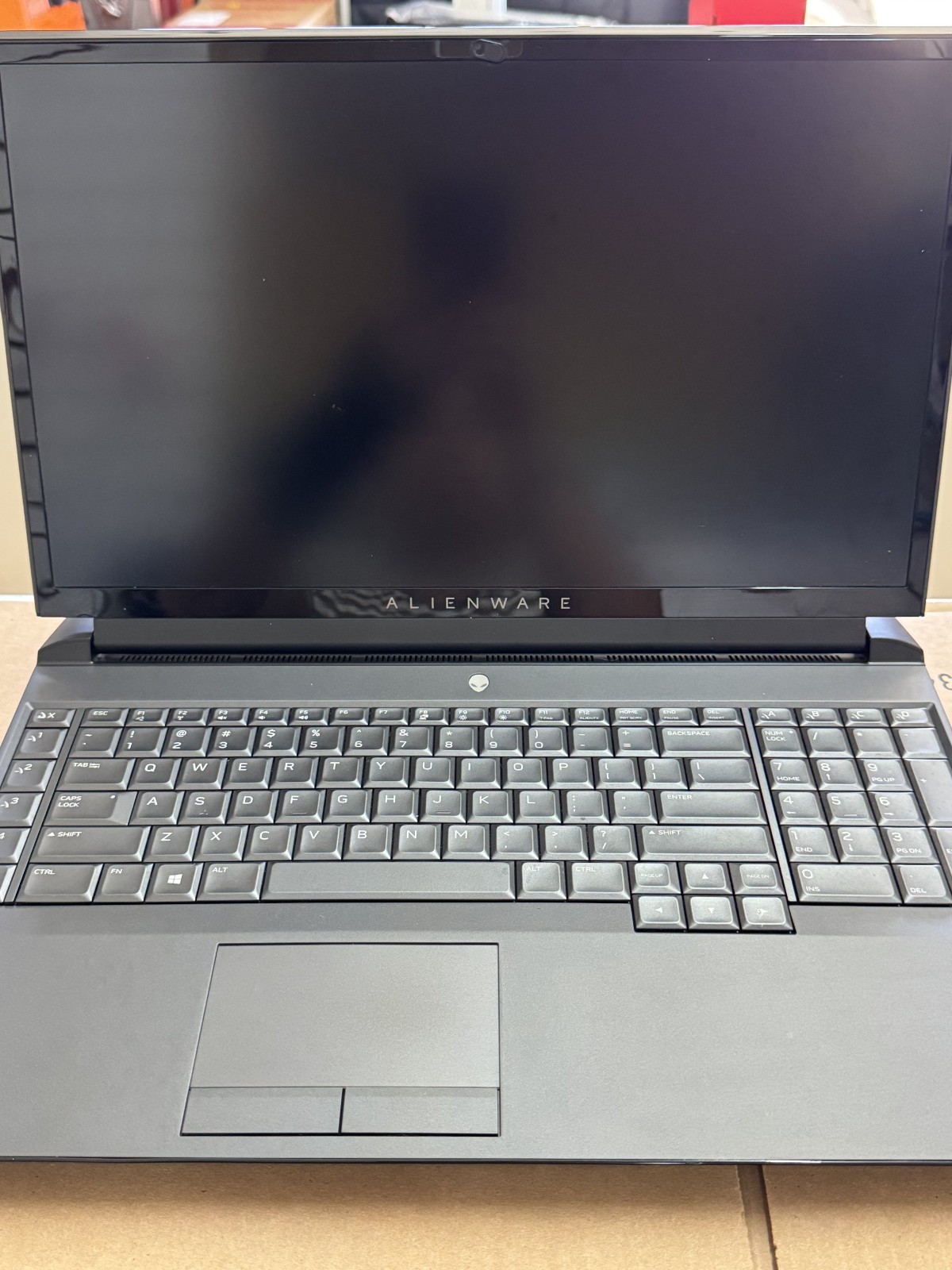 Alienware Area-51m Intel Core i7-9700 / NVIDIA GeForce GTX 1660- READ NO POWER