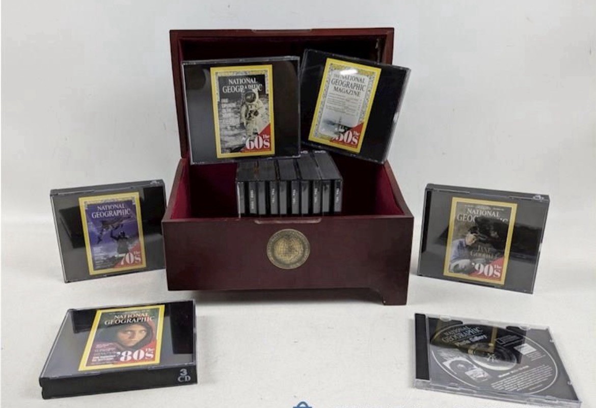 Complete National Geographic In Wooden Box - Read