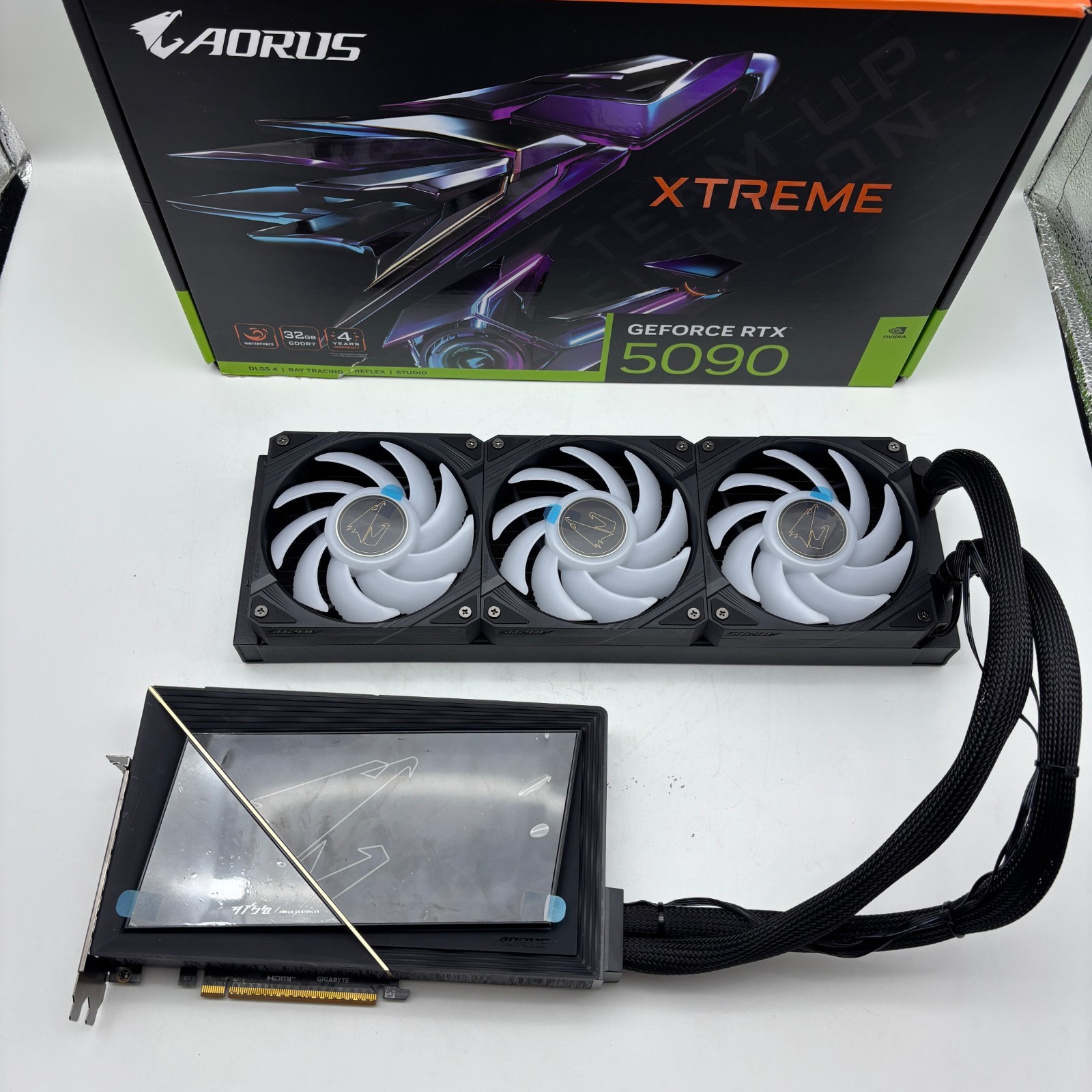GIGABYTE AORUS RTX 5090 XTREME No Core & VRAM With Box -FOR PARTS (US Stock)