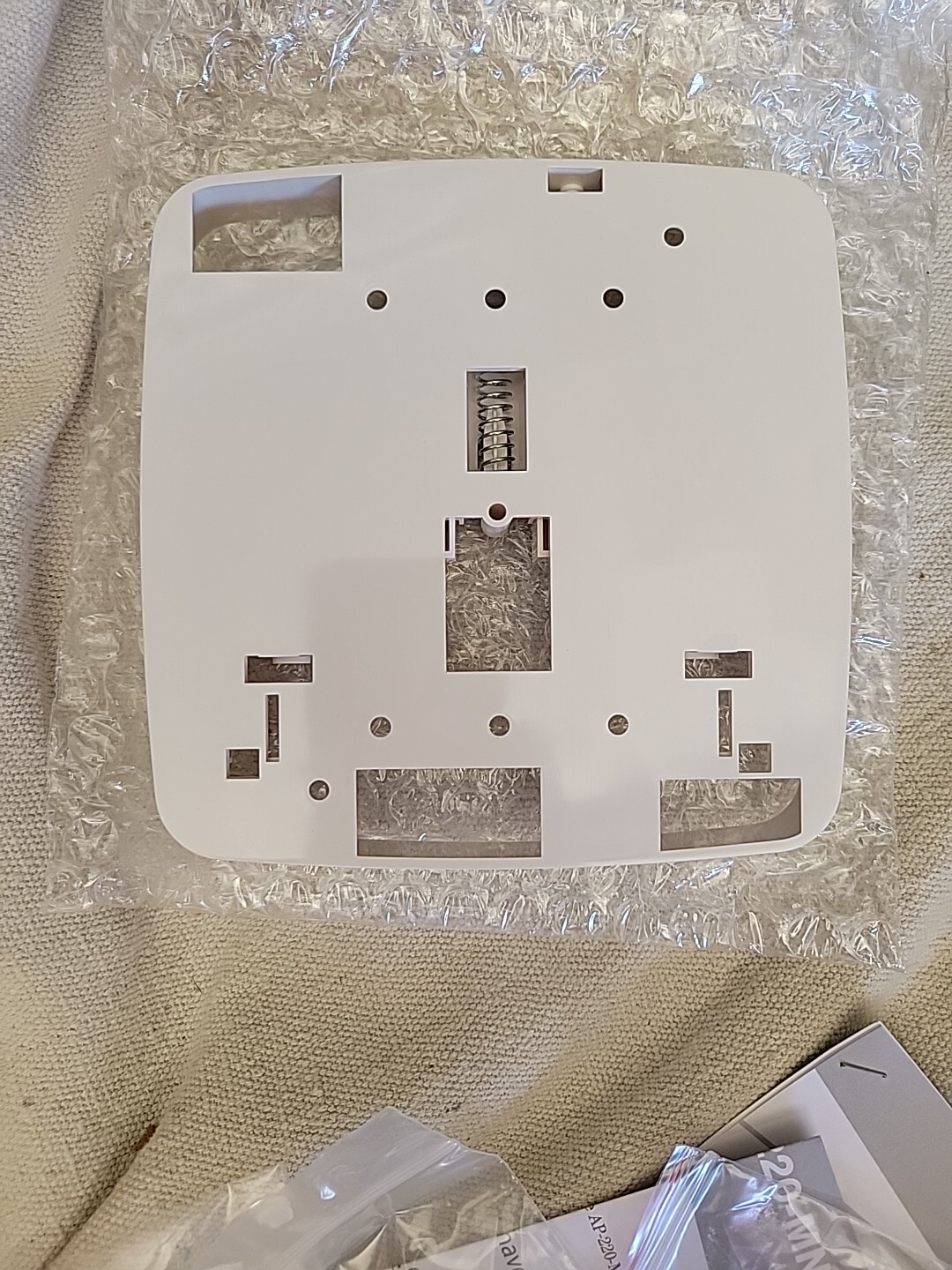 Aruba AP-220-MNT-W3 Wall Mount for Wireless Access Point (JY706A) - White