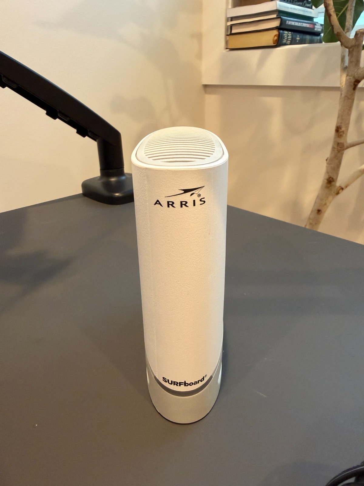 ARRIS S33 2.5 Gbps Ethernet Port - White