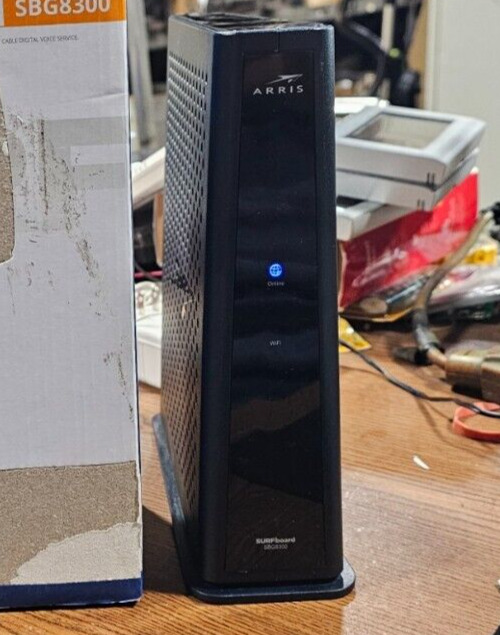 ARRIS Surfboard SBG8300 DOCSIS 3.1 Cable Modem and Wi-fi Router
