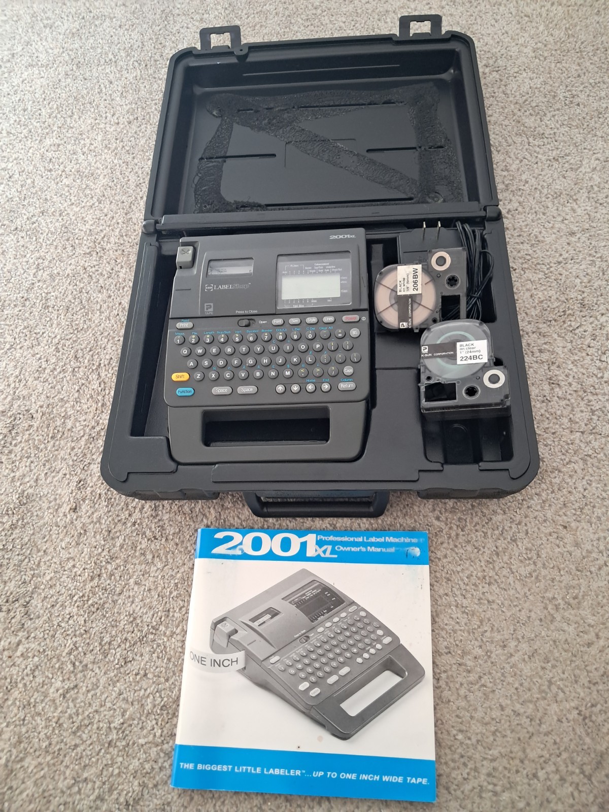 K-Sun Labelshop Professional Label Machine 2001XL, Case, Manual, Labels, Adapter