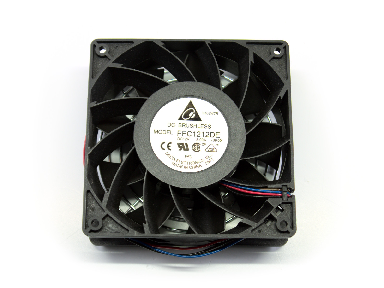 Delta - FFC1212DE - 120x120x38mm - Server Fan 12V DC 3.0A - 4-pin