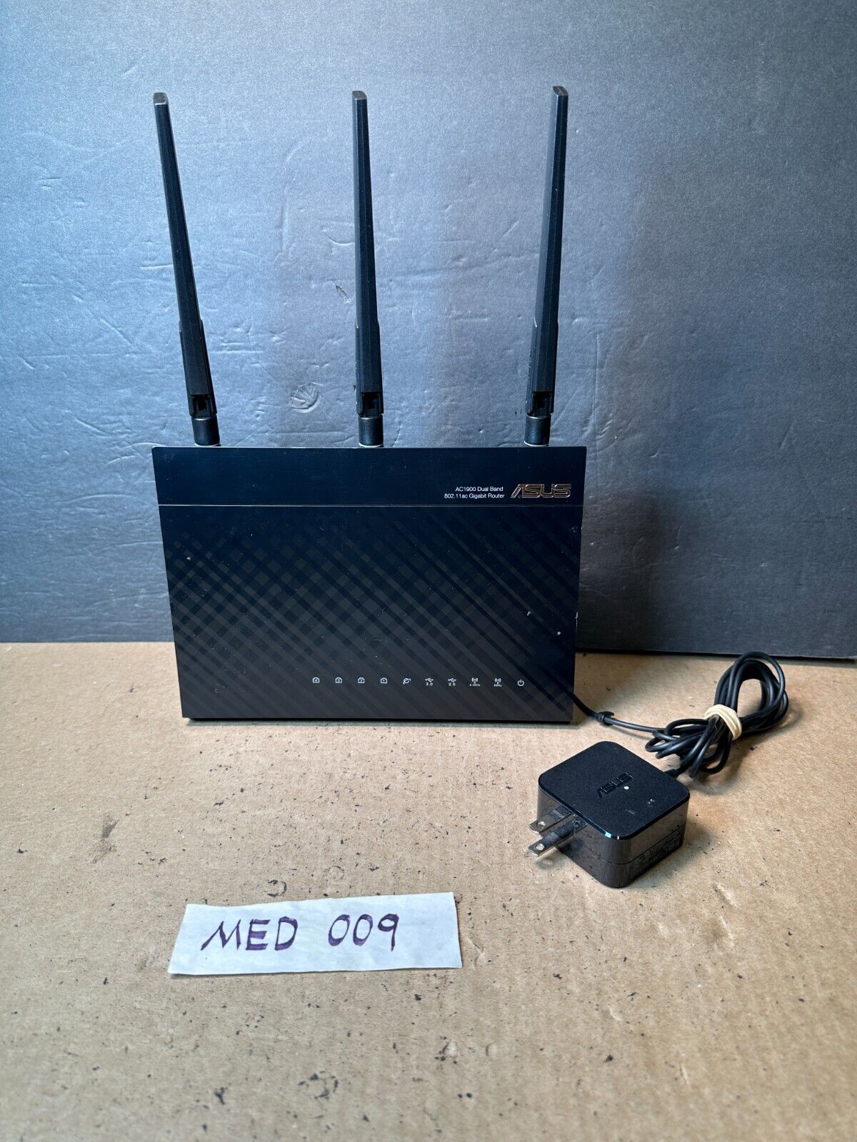 ASUS AC1900 (RT-AC1900P) 802.11ac Gigabit AiMesh WiFi Router