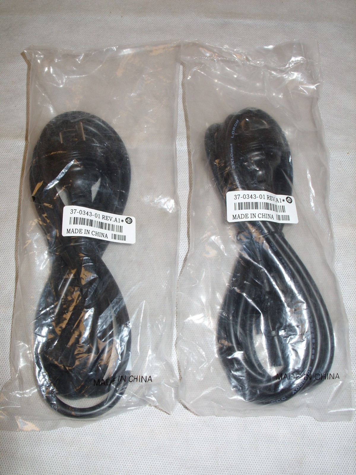 (2) Cisco OEM Model: 37-0343-01 / N5000 - 2.5m AC Power Cable Cord Plug *NOS*