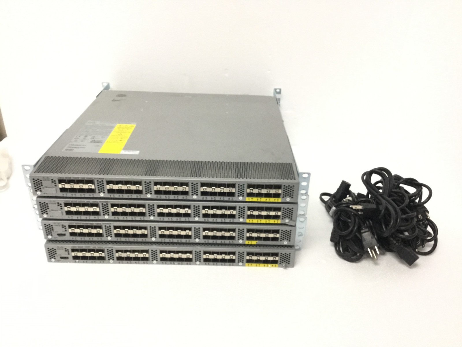 4x Cisco Nexus 2232PP 48-Port 10GE Fabric Extender – N2K-C2232PP-10GE + Dual PSU