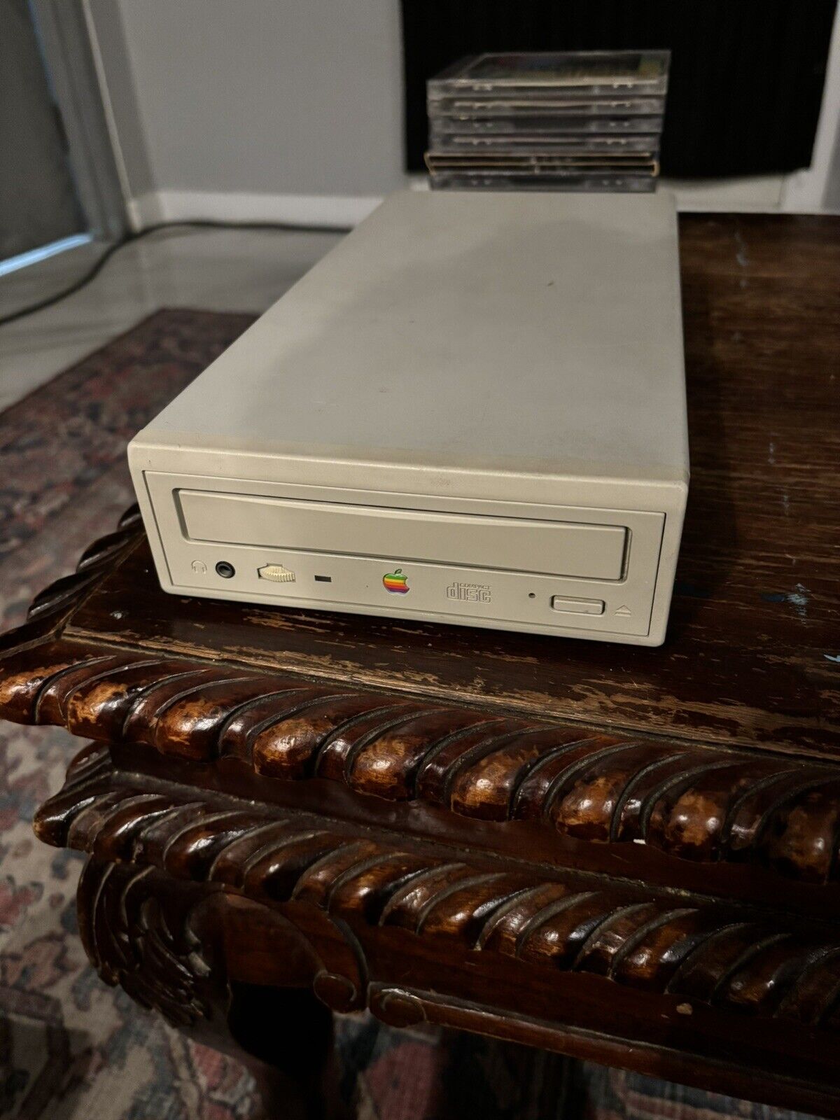 Vintage AppleCD 300e Plus SCSI CD-ROM drive Model M2918 - Tested and Working
