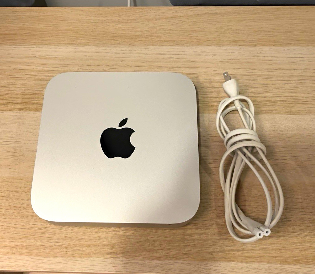 Apple Mac mini Mini Desktop Silver HDMI Thunderbolt Ethernet USB 2.0 SD Slot