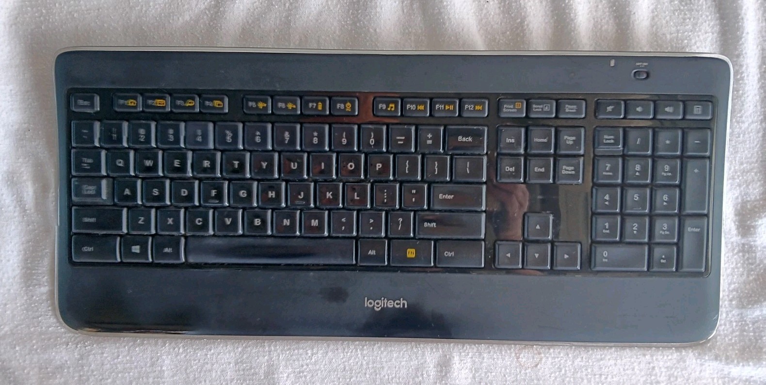 Logitech K800 Wireless Backlight Illuminated Keyboard Tested Works Fine Y-R0011