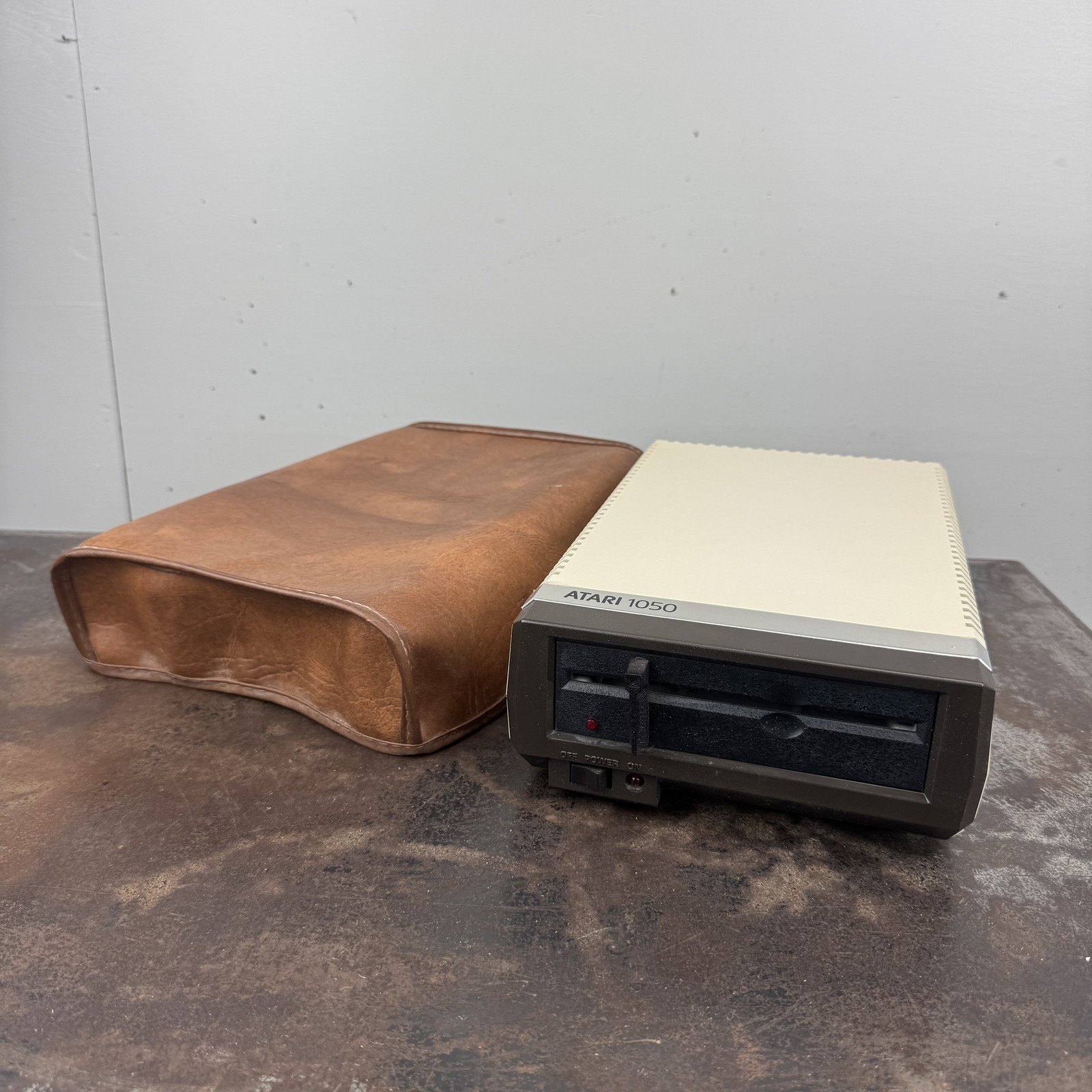 Vtg ATARI 1050 Floppy Disk Drive 5.25" w/ Cover – Untested / No Power Supply