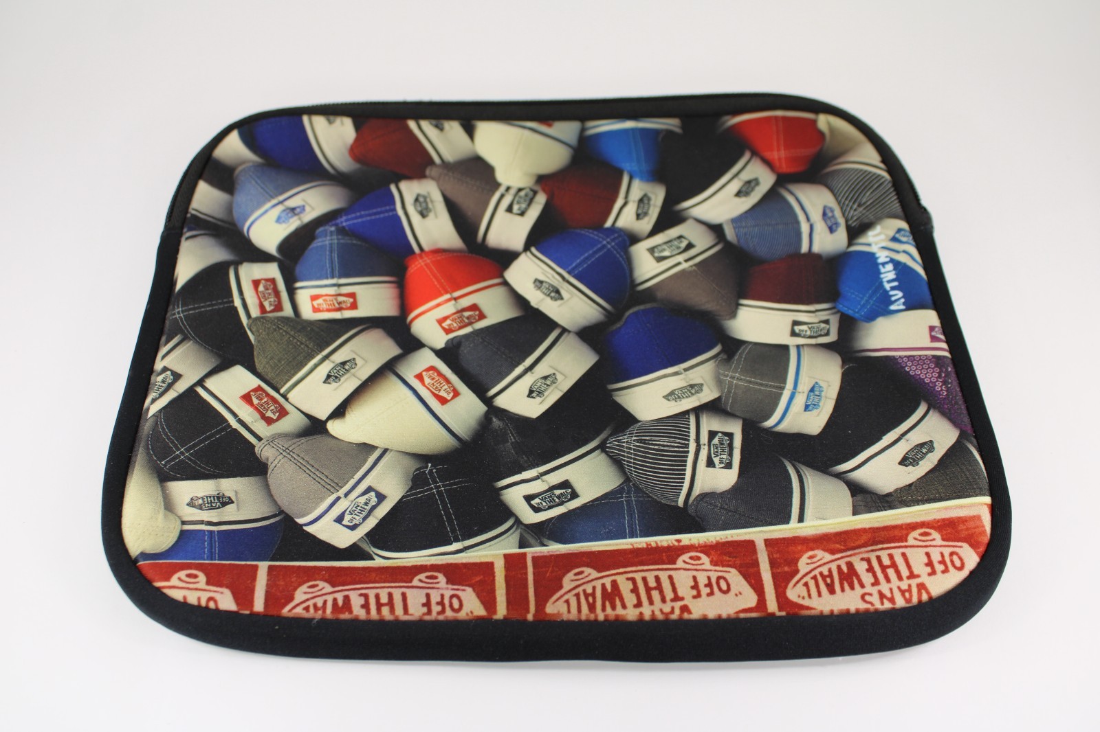 Vans Off The Wall Authentic Zipped 11x9 inch Tablet iPad Carry Case Pouch - NEW