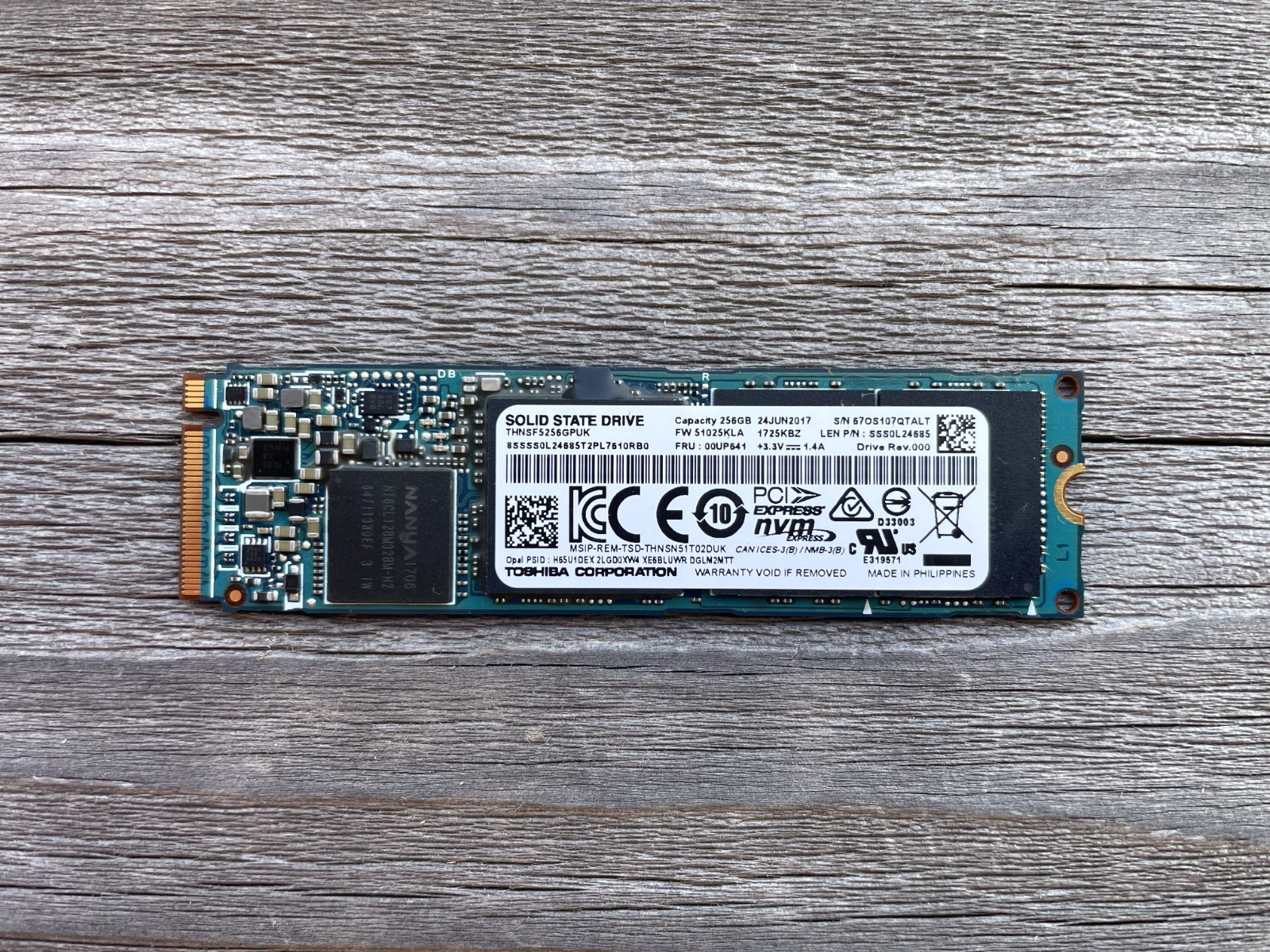 Toshiba THNSF5256GPUK 256GB NVMe PCI Express M.2 2280 Blue Internal SSD