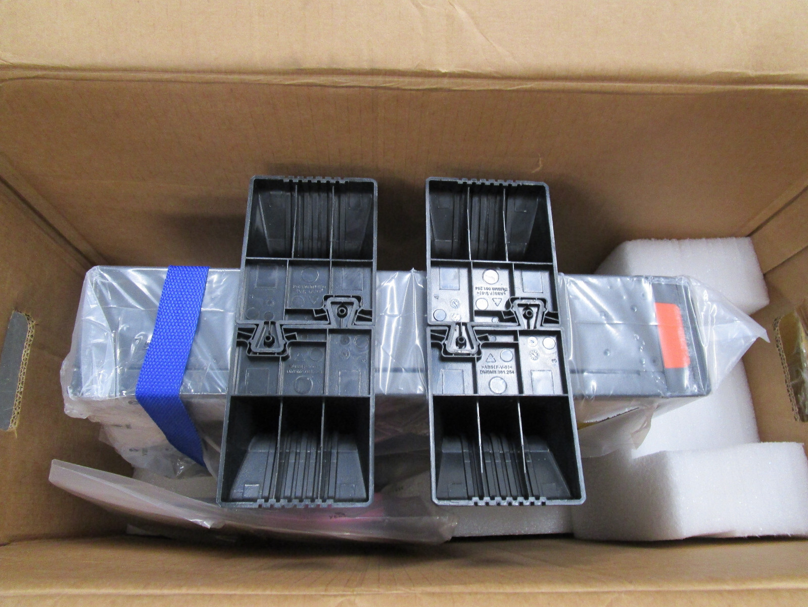 New Vertiv Liebert GXT5 500VA/500W Online Rack Tower GXT5-500LVRT2UXL
