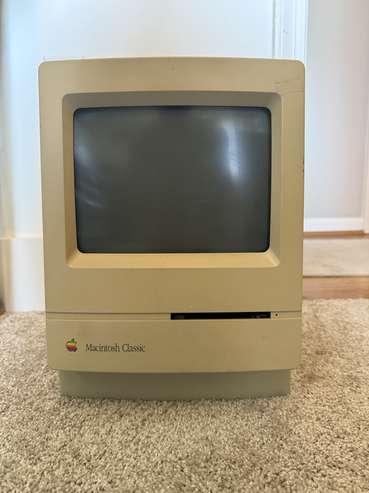 Apple Macintosh Classic M0420 Vintage All-In-One Desktop Computer