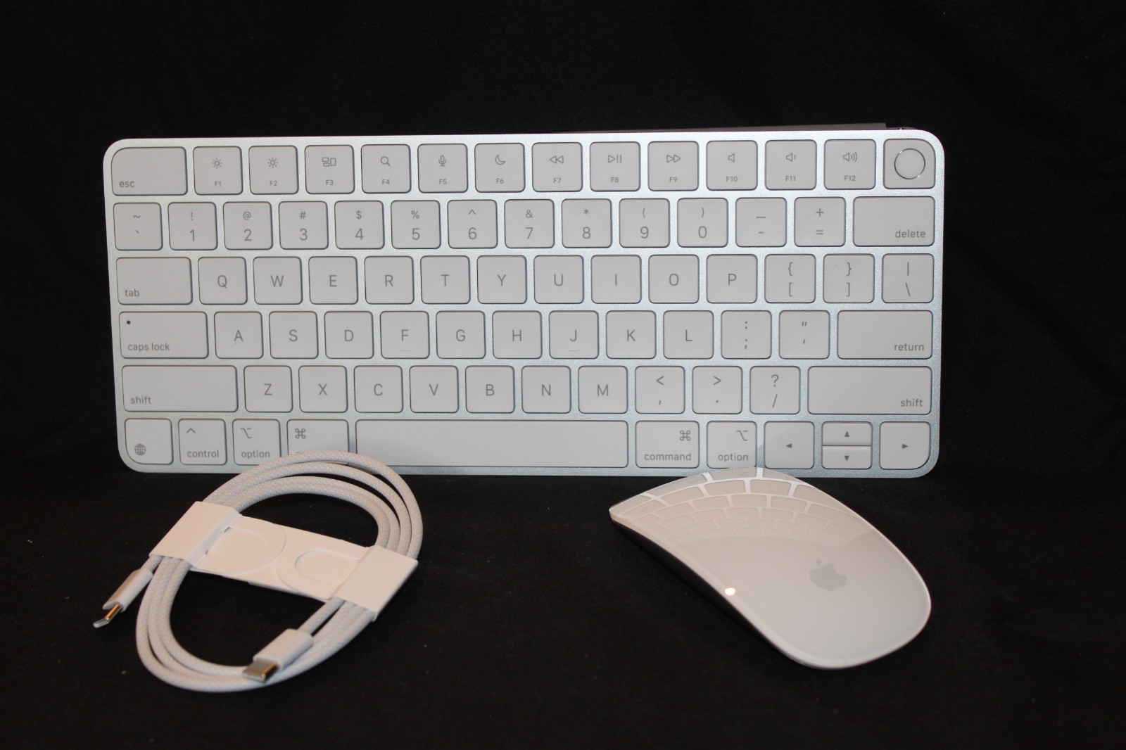 NEW Apple Magic Keyboard w/ Touch ID (A3118) & Magic Mouse (A3204) USB-C White