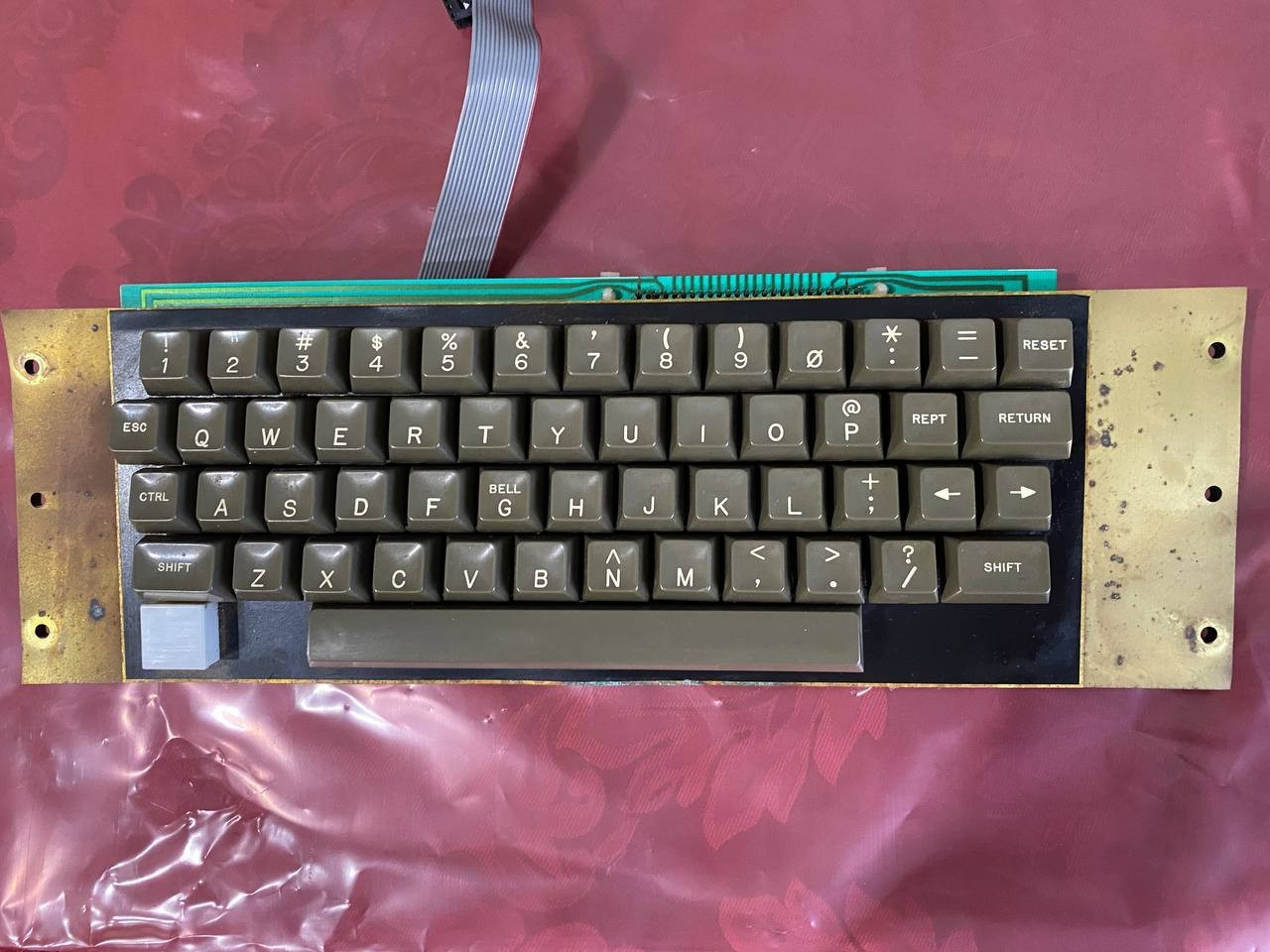 ✅  ⌘ Apple II Keyboard  with Encoder Tested Working (II Plus)