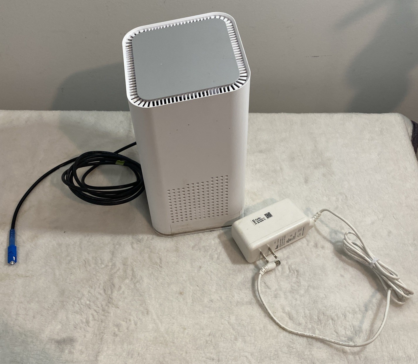 New Calix U6XW GS4227W GigaSpire Blast Wireless LAN with Power Adapter