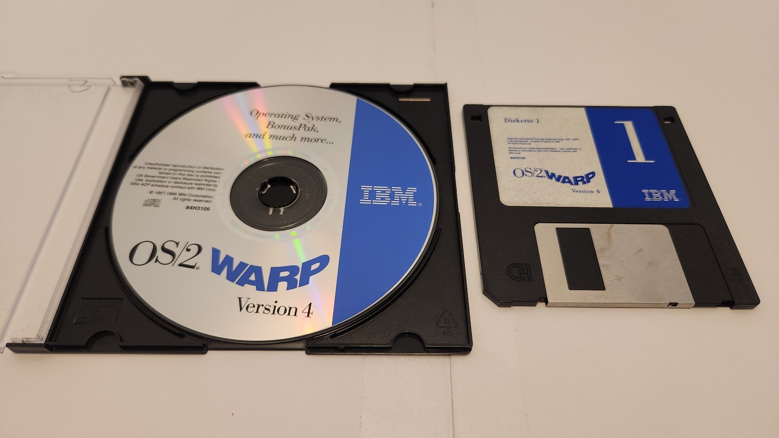 IBM OS/2 Warp Version 4 - Used, incomplete - Only CD and one floppy