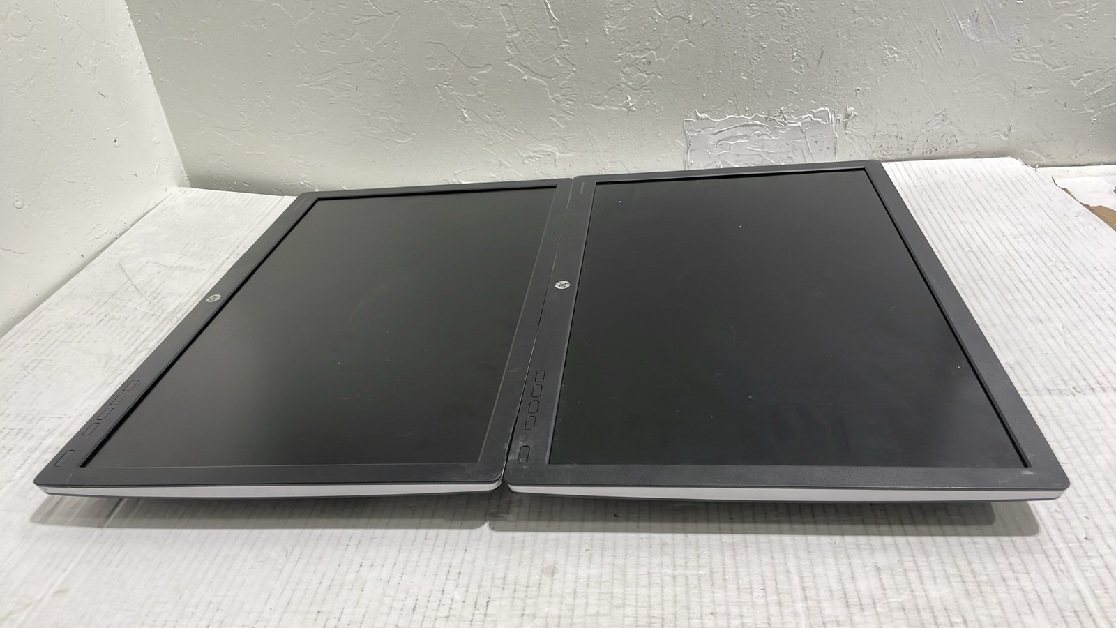HP EliteDisplay E242 2017 HSTND-9031-W 24-inch IPS LED Desktop Monitor Lot of 2