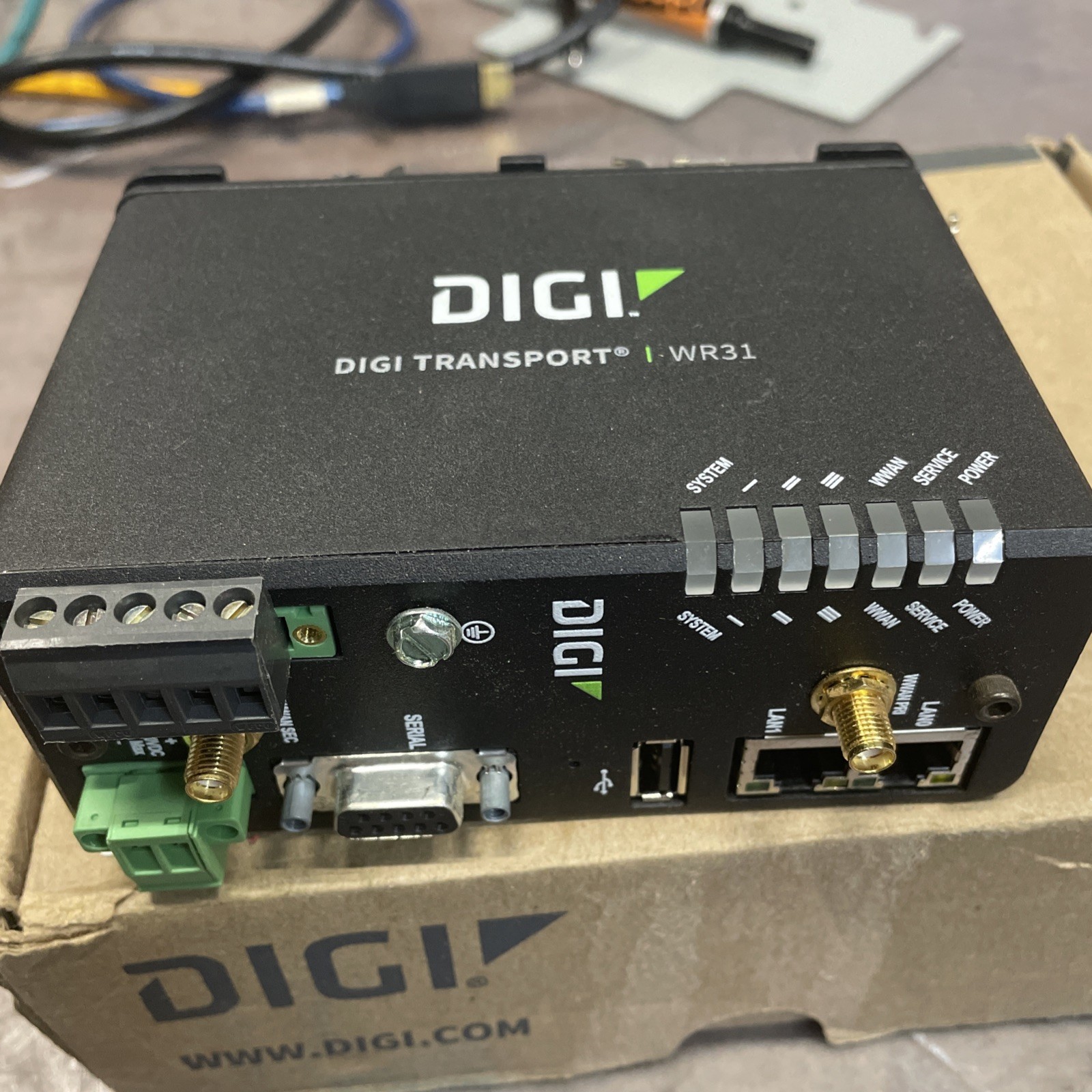 Digi TransPort WR31 Router WR31-M52A-DE1-TB REV E Cellular Modem/Wireless Router