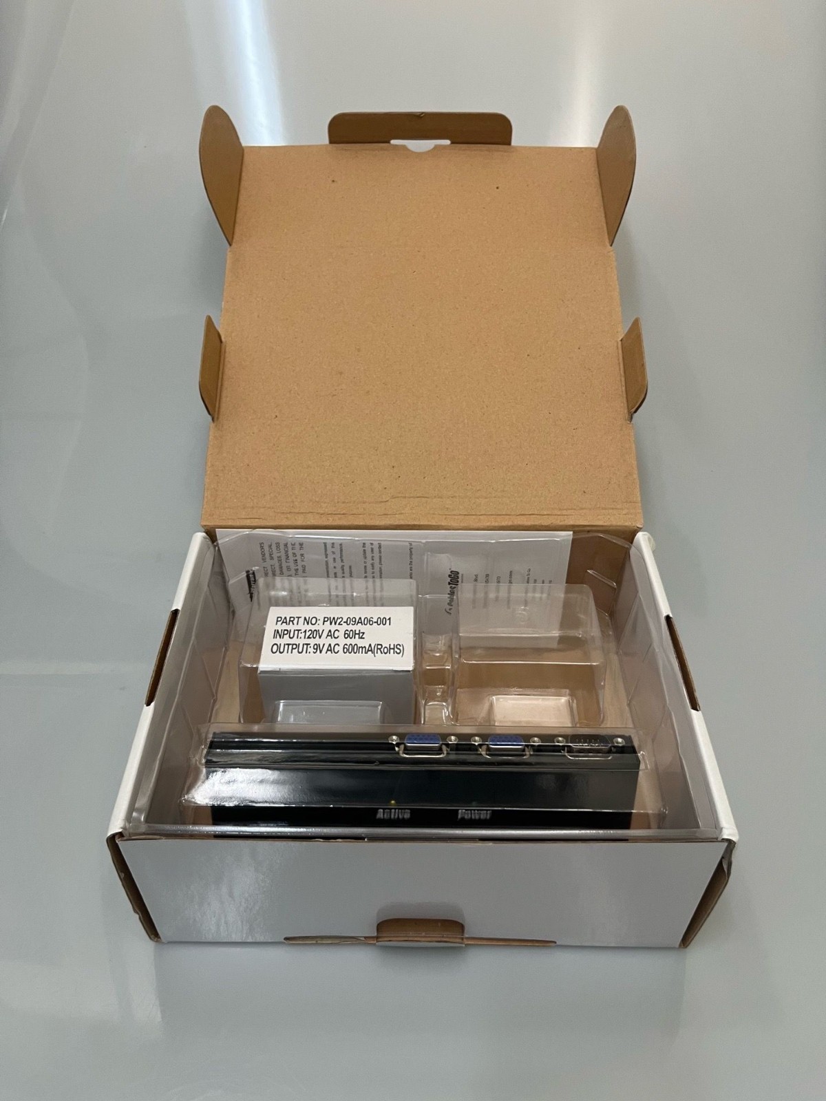 CablesToGo VGA Video Splitter Extender Model 29550