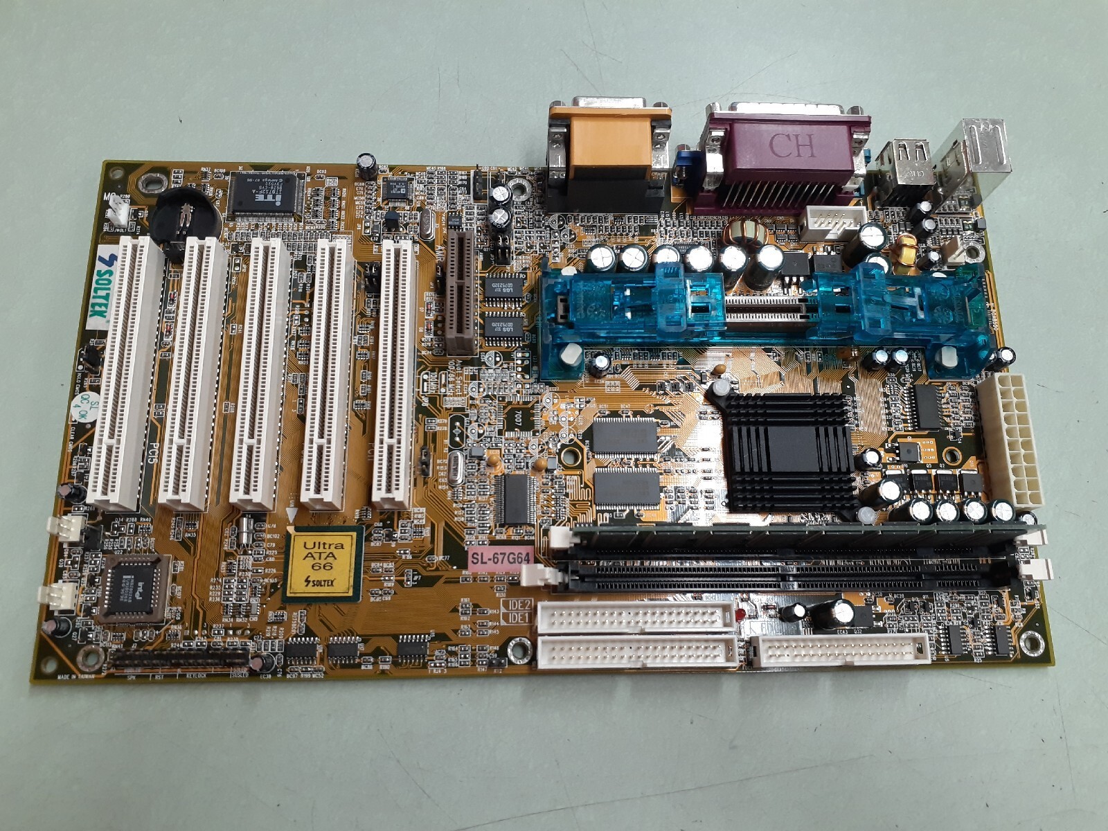 Soltek SL-67G64 Motherboard / 1x128MB