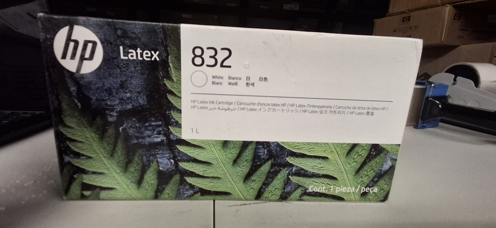 Genuine HP 832 WHITE Latex 4UV29A  1-Liter Ink Cartridge   APR 2025