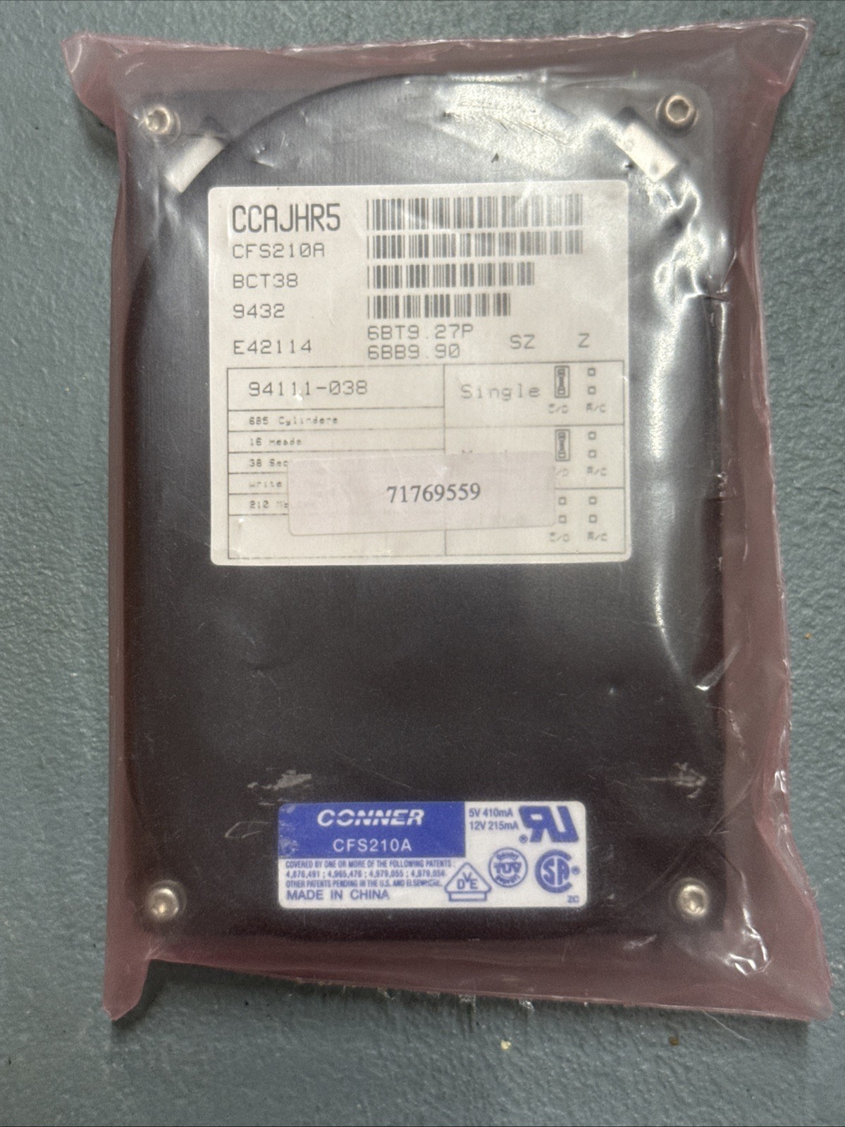 VINTAGE Conner Peripherals CFS210A 3.5-inch hard drive 210 MB  NEW SEALED PACK