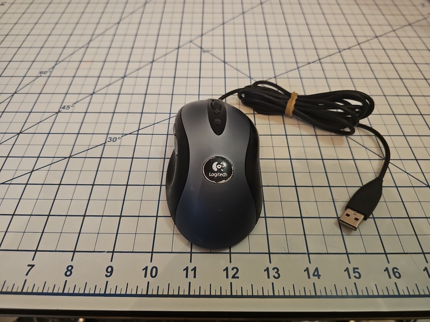 Logitech MX500 Optical Gaming Mouse Wired USB 8 Button Silver Black Tested Works