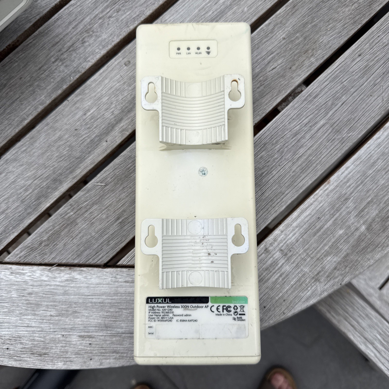 LUXUL XAP-1240 HIGH POWERED WIRELESS OUTDOOR ACCESS POINT 300N