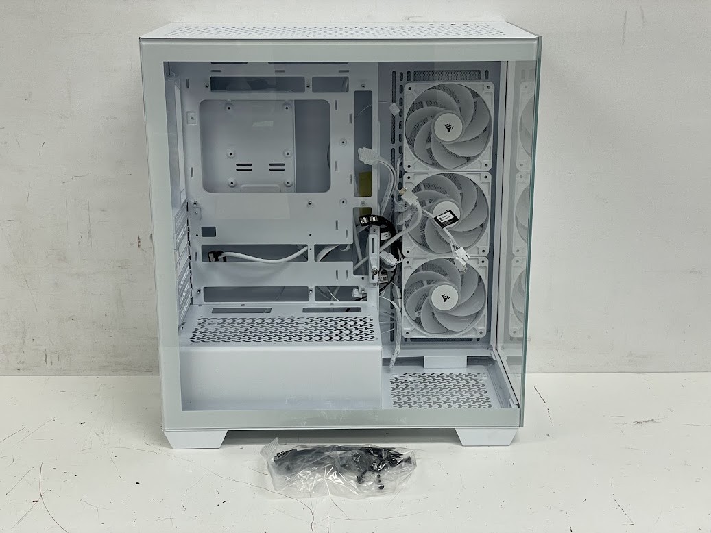 Corsair 3500X RS-R ARGB Tempered Glass ATX Mid-Tower Computer Case - White