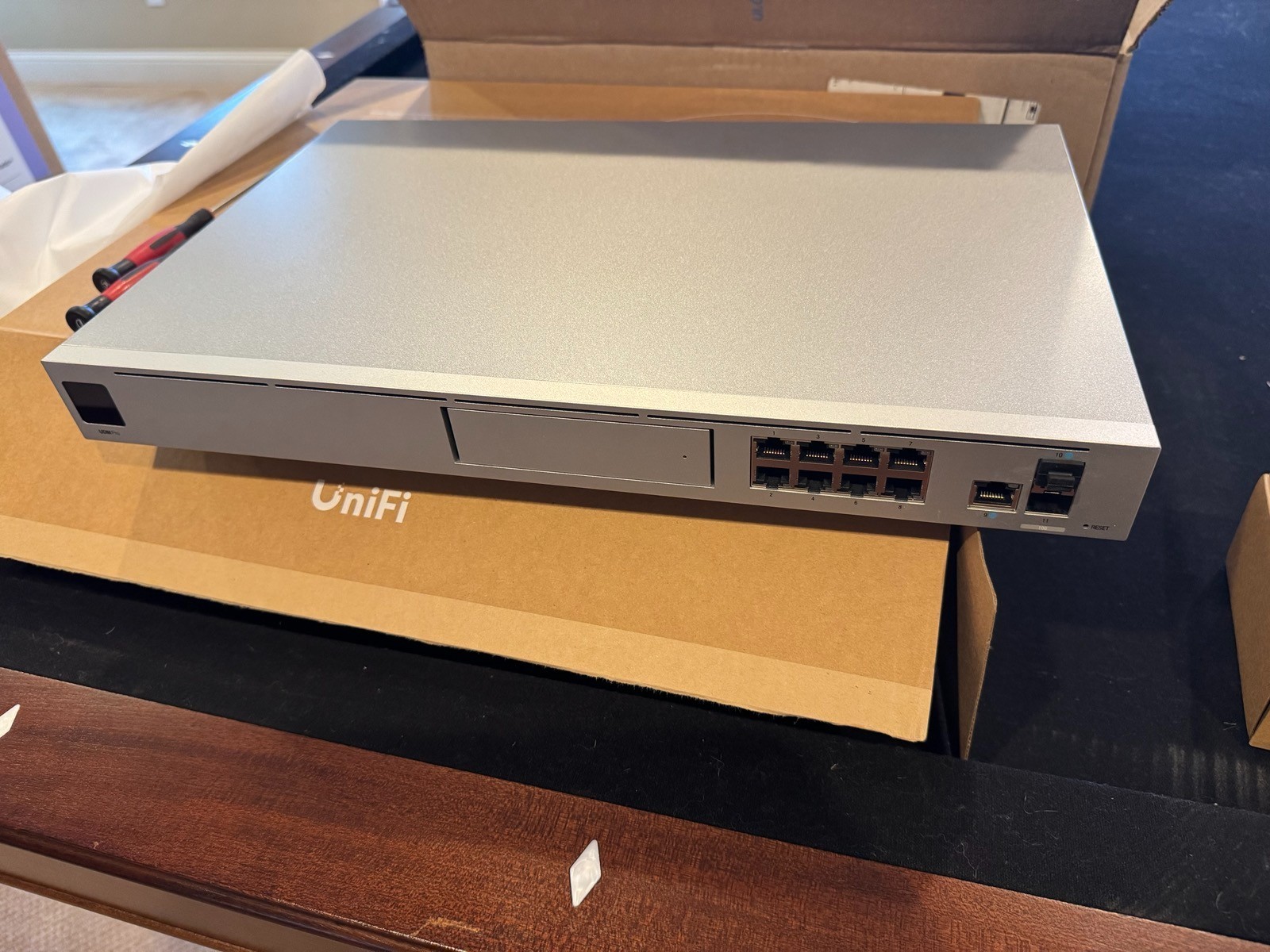 Ubiquiti UDM-Pro UniFi Dream Machine Pro Enterprise Security Gateway 10G SFP+