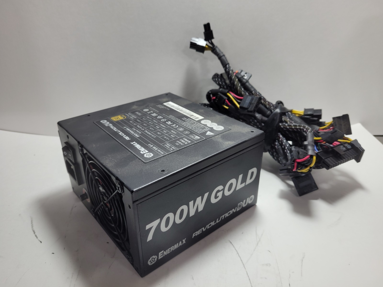 ENERMAX Revolution Duo ERD700AWL-F 80 Plus Gold Power Supply #0137