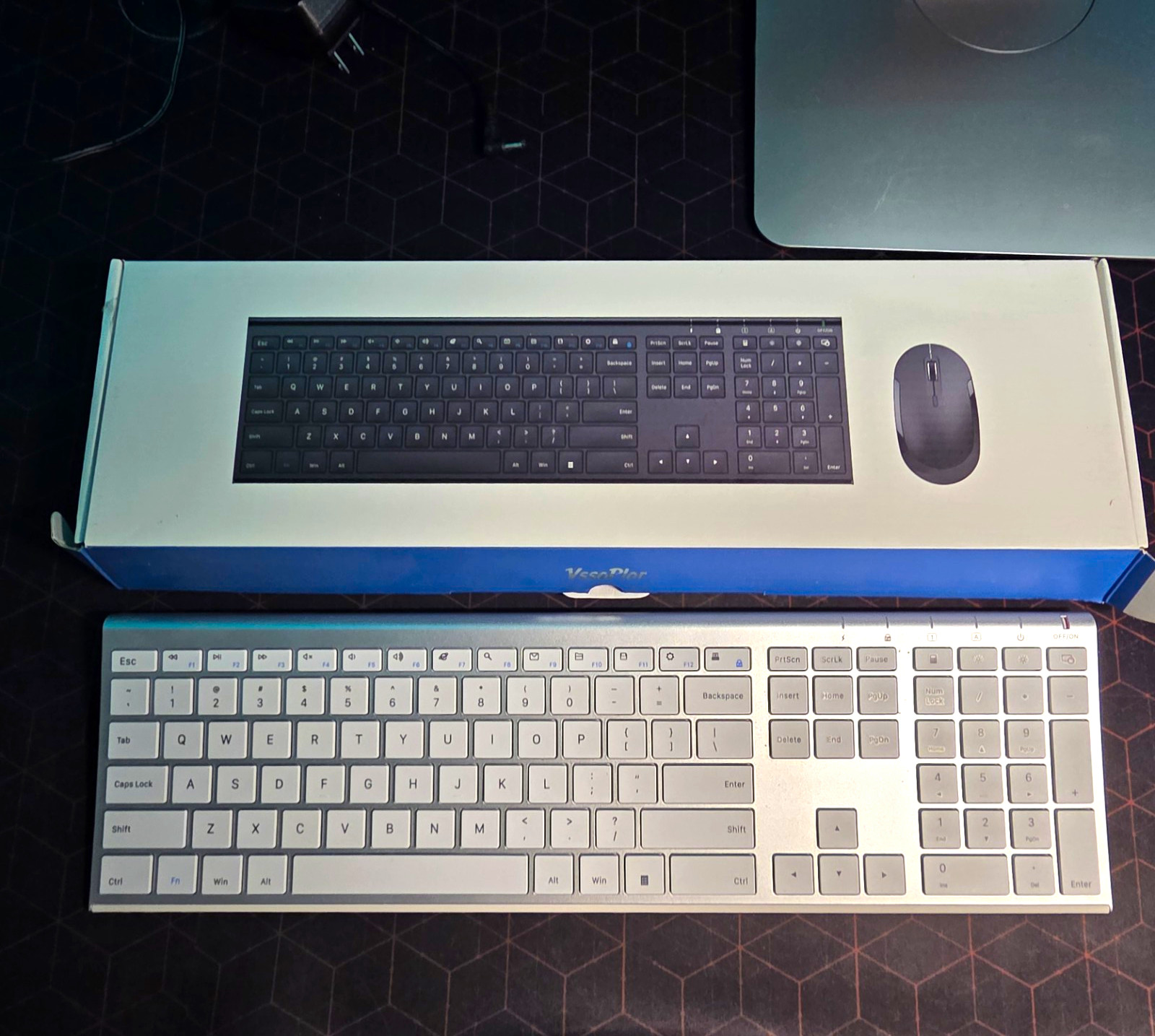 VssoPlor Wireless Slim Rechargeable Keyboard Mouse Combo Quiet Keys White/Silver