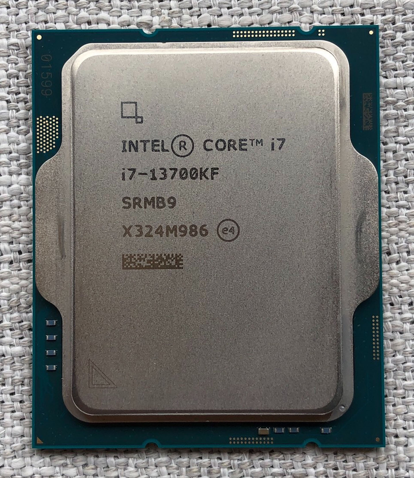 Intel Core i7-13700KF 3.40GHz 16 core (8P+8P)24T LGA-1700 CPU processor