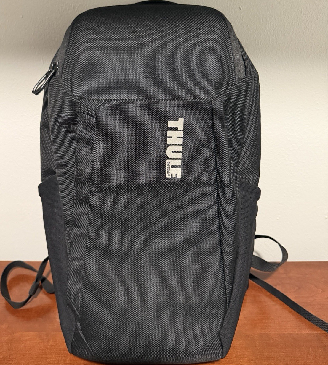 Thule Universal 15 in Laptop Backpack Padded Nylon Solid Black